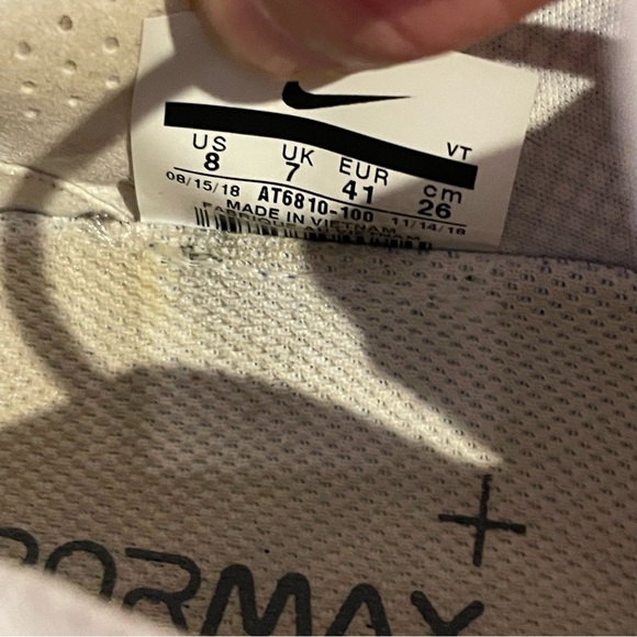 Nike Vapormax Flyknit in Cream and Gray - Picture 4 of 5